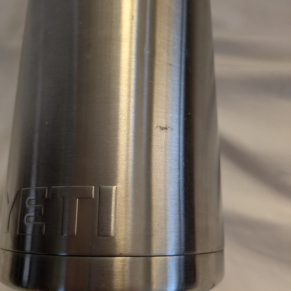 YETI 64oz Stainless Steel Silver Wide Mouth Screw Lid Chug Cap - Picture 7 of 7